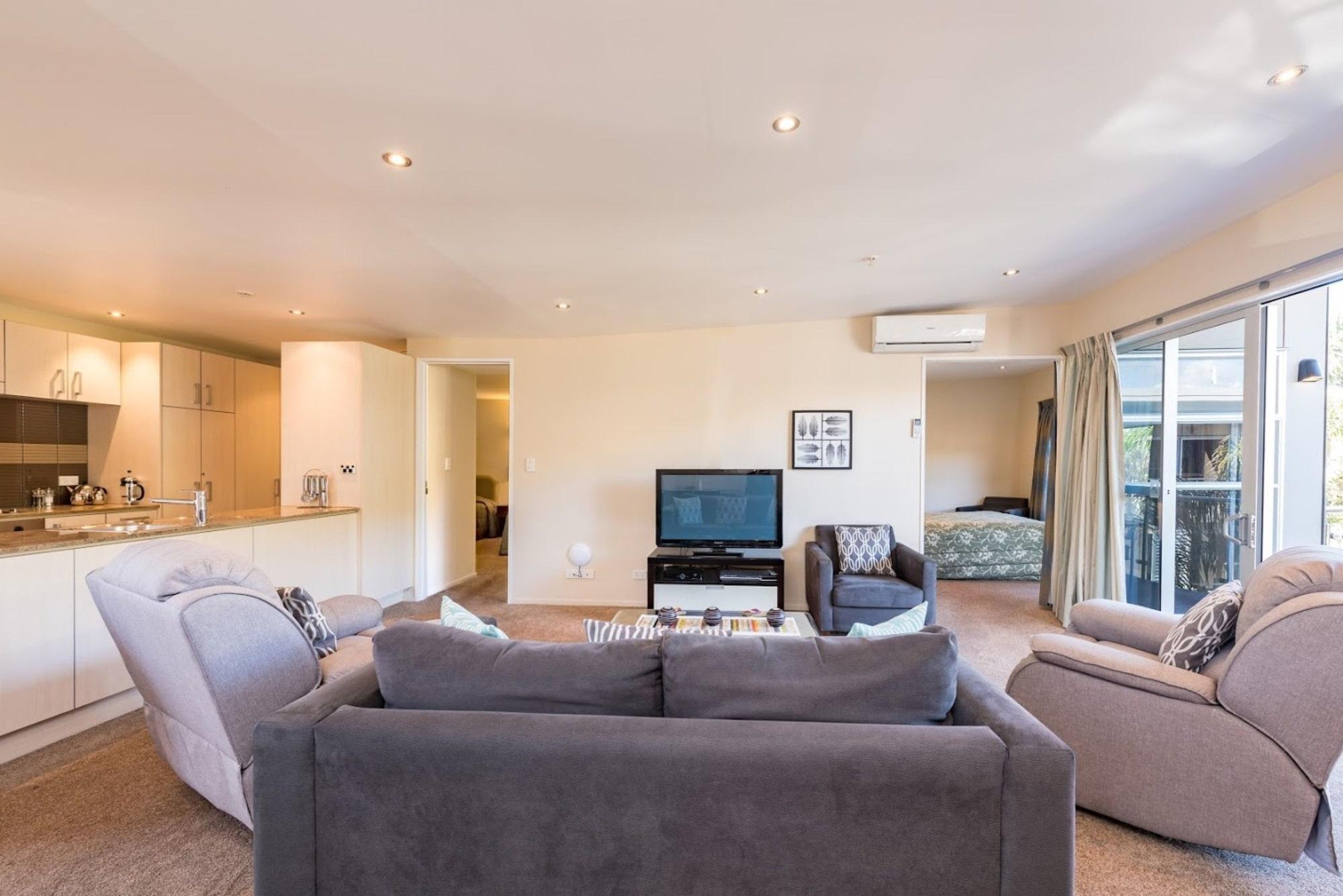 Edgewater Palms Apartments Paihia Extérieur photo